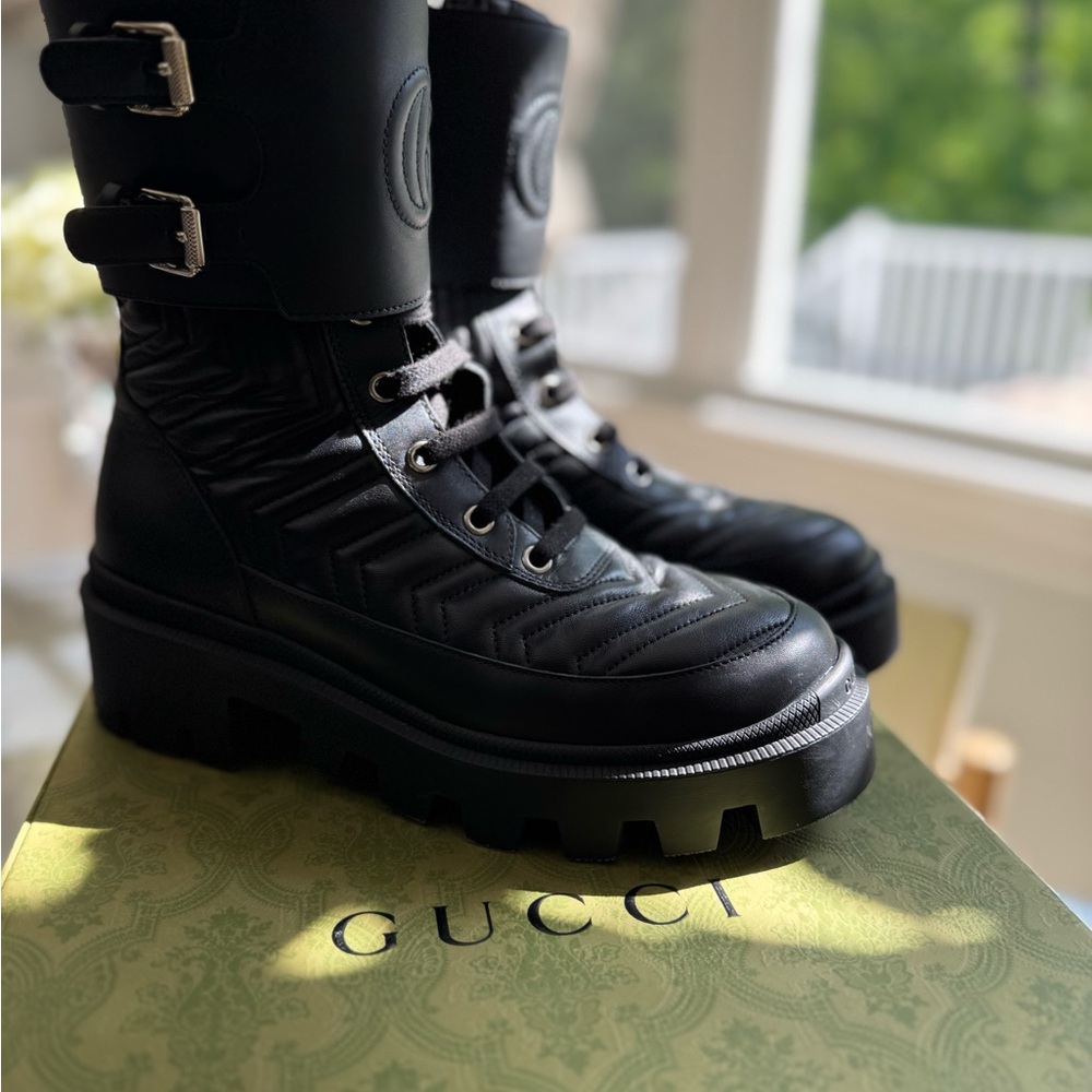 Gucci Women's Black Leather Boots - size 36.5